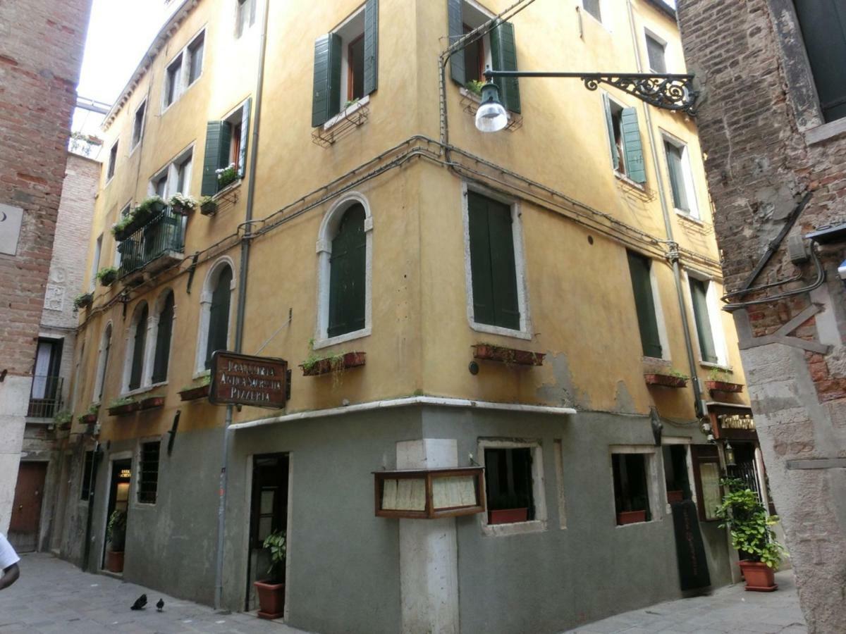 Classic Three Minutes From St Marc'S Square Διαμέρισμα Βενετία Εξωτερικό φωτογραφία